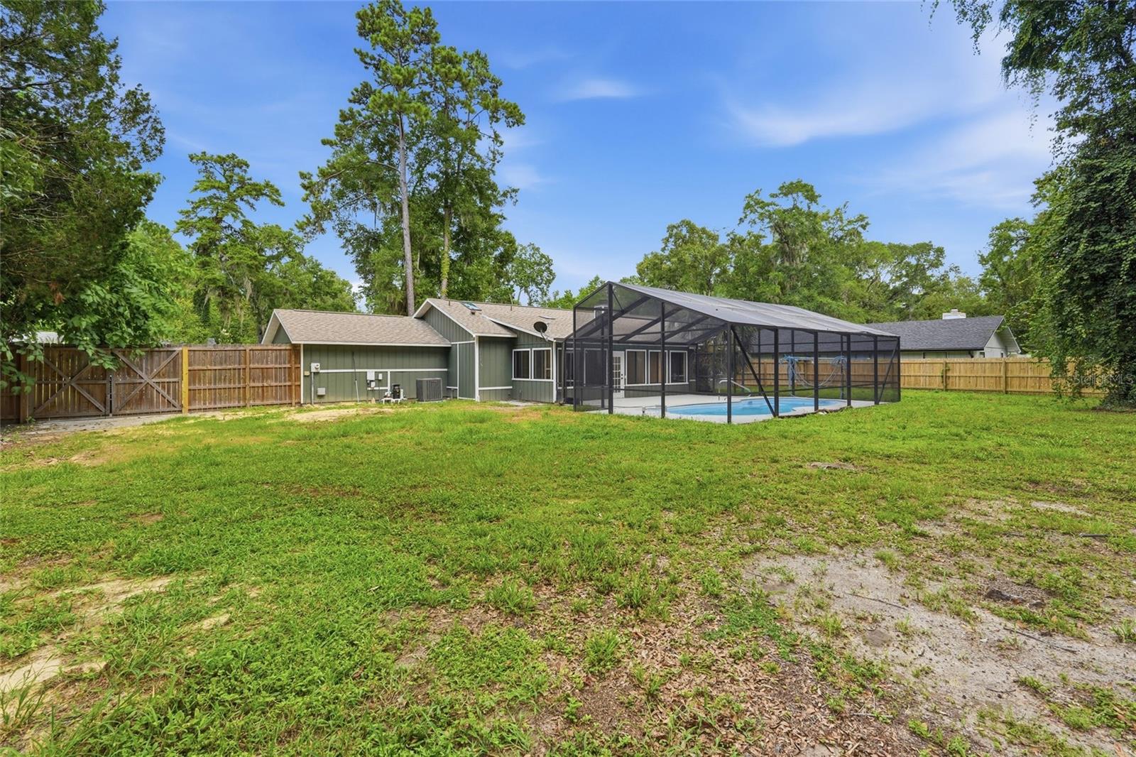 EMERALD WOODS - Residential