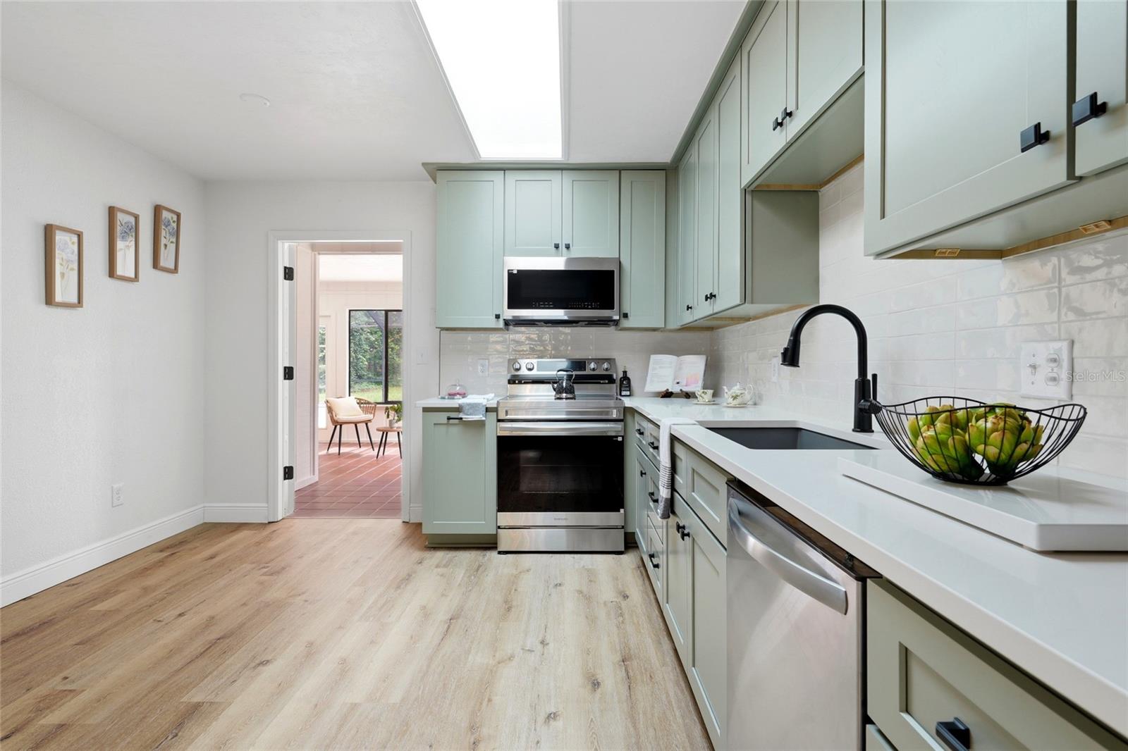 EMERALD WOODS - Residential