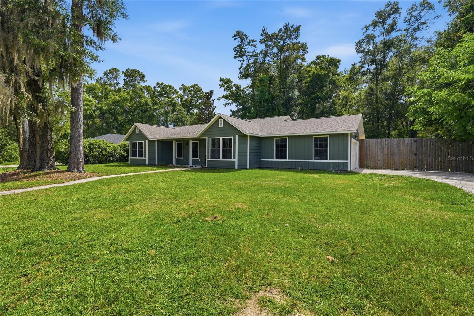 EMERALD WOODS - Residential