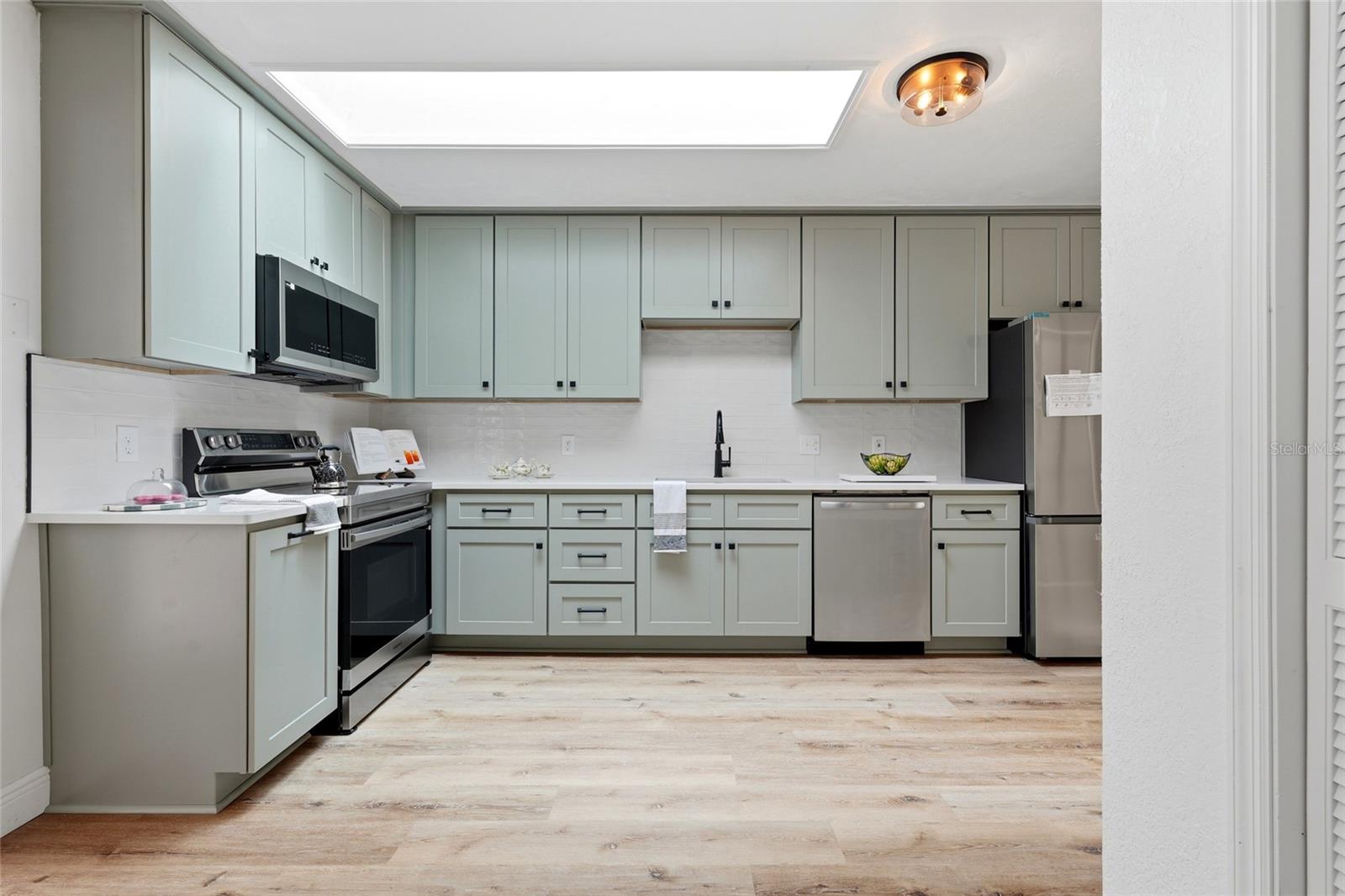 EMERALD WOODS - Residential