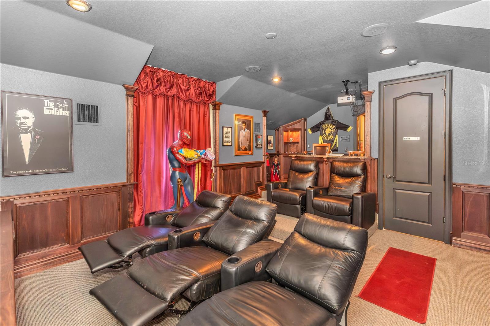 HEATHROW COUNTRY ESTATE - Residential