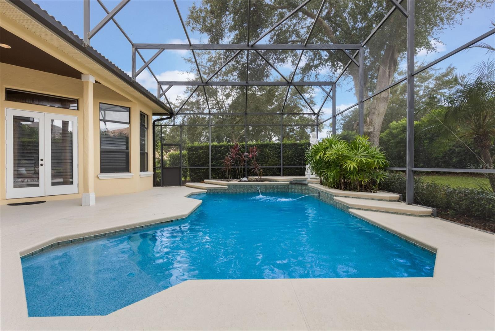 HEATHROW COUNTRY ESTATE - Residential