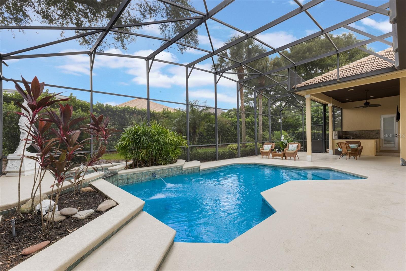 HEATHROW COUNTRY ESTATE - Residential