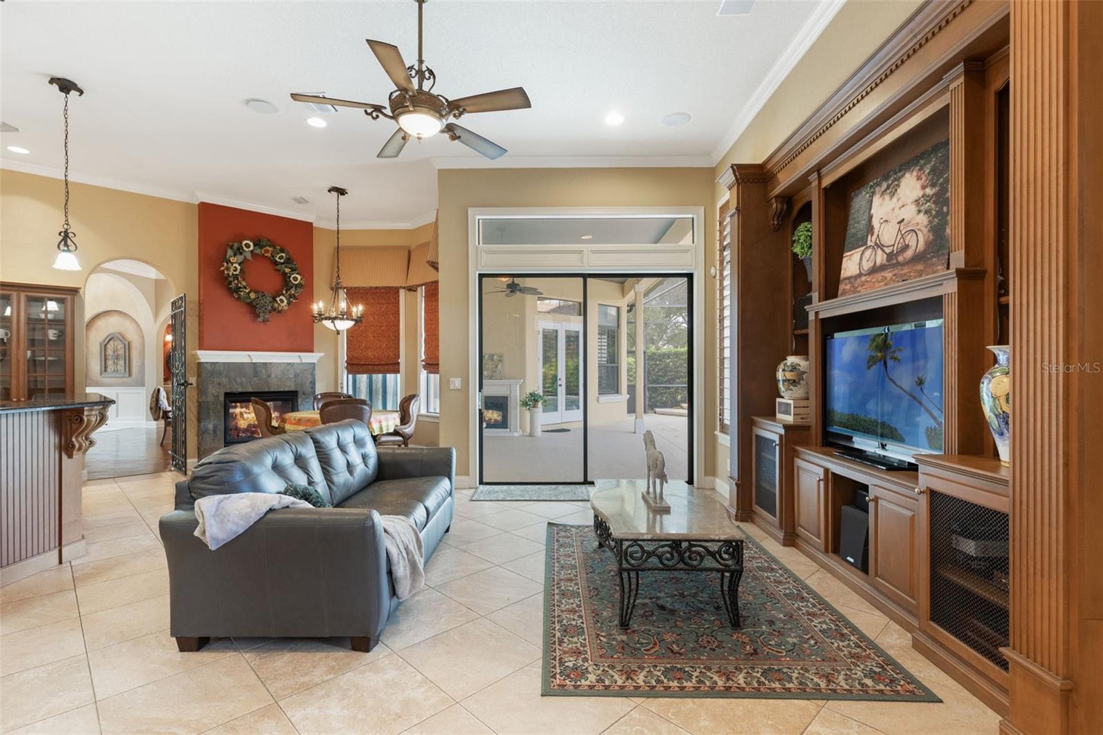 HEATHROW COUNTRY ESTATE - Residential