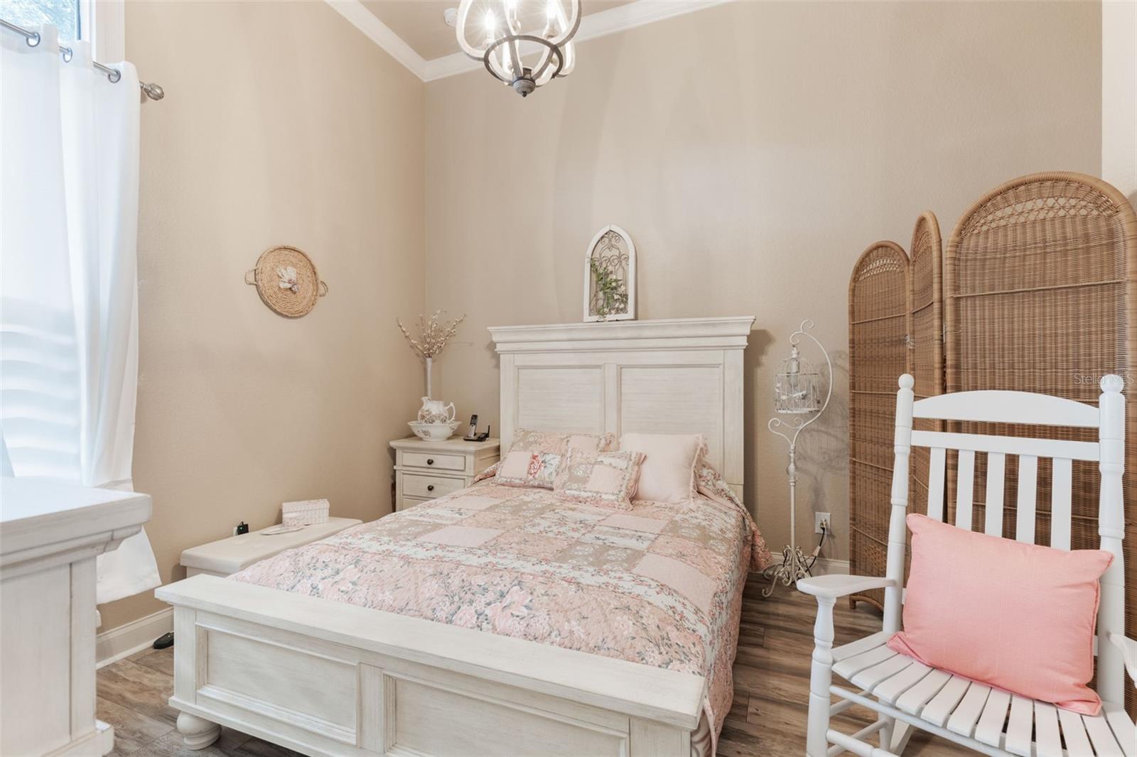 HEATHROW COUNTRY ESTATE - Residential