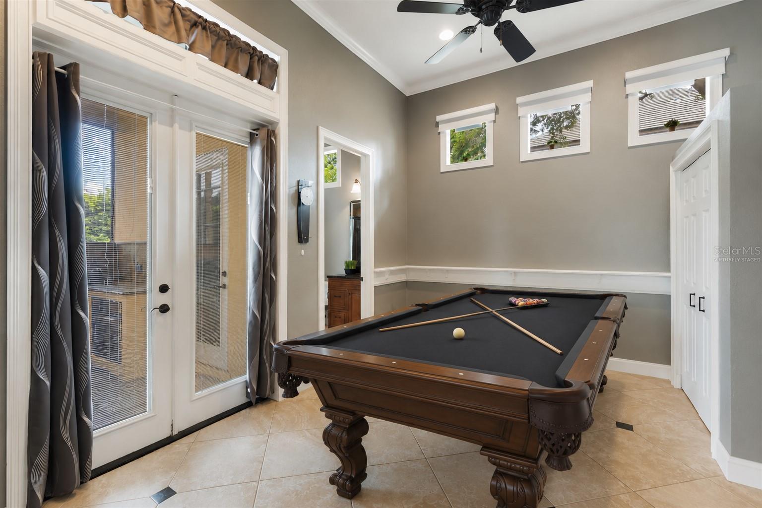 HEATHROW COUNTRY ESTATE - Residential