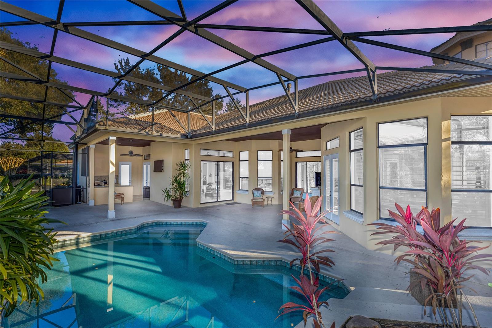 HEATHROW COUNTRY ESTATE - Residential
