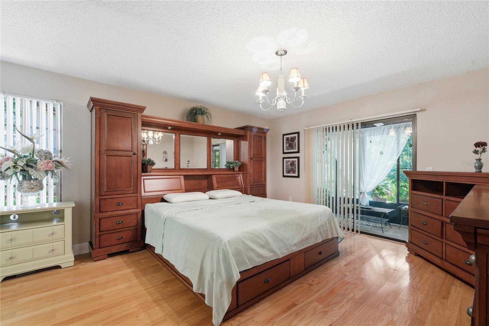 STRATHMORE GATE-EAST - Residential