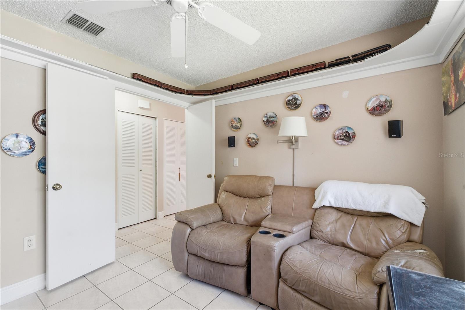 STRATHMORE GATE-EAST - Residential