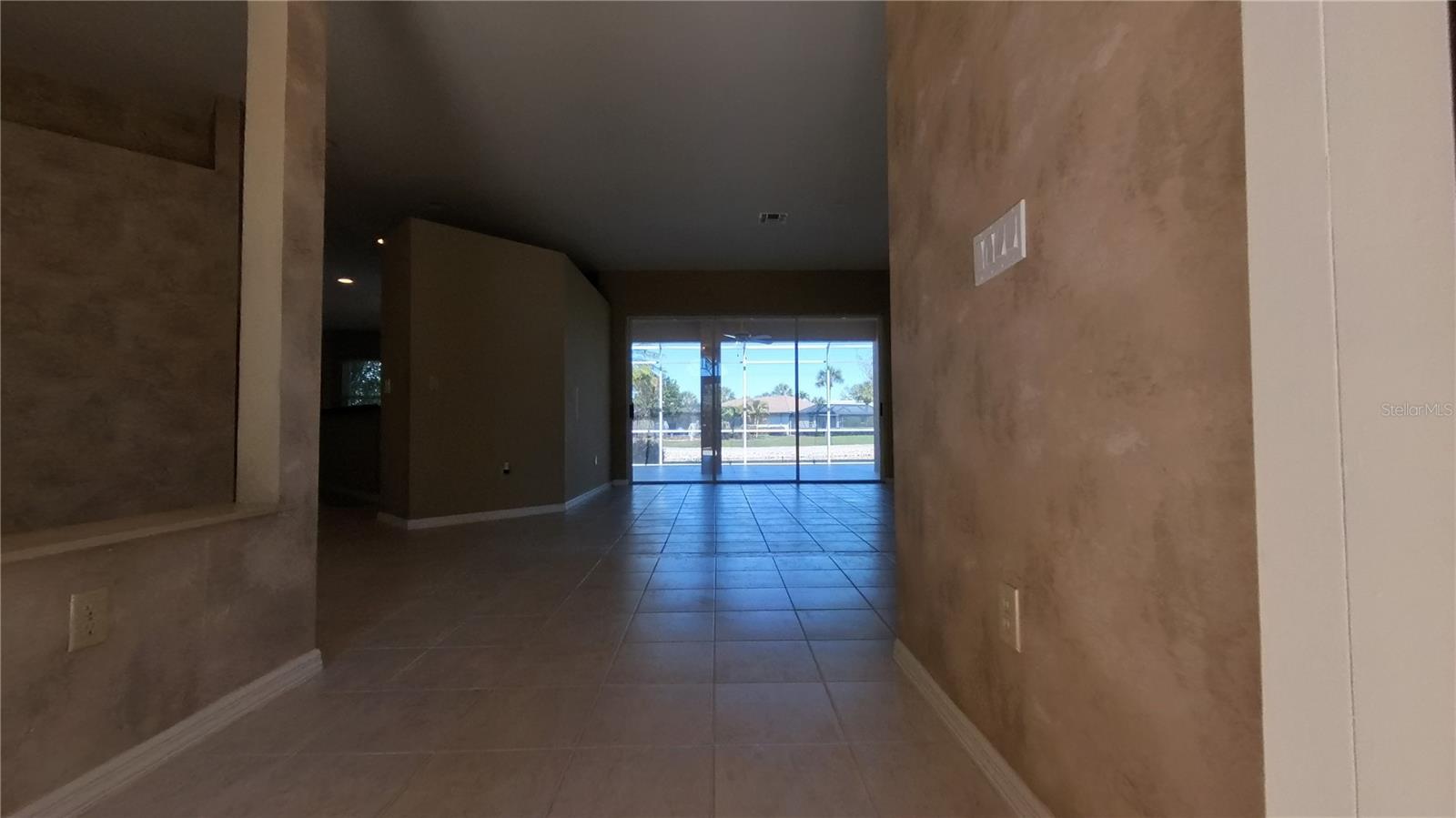 GATEWAY PH 13 - Residential