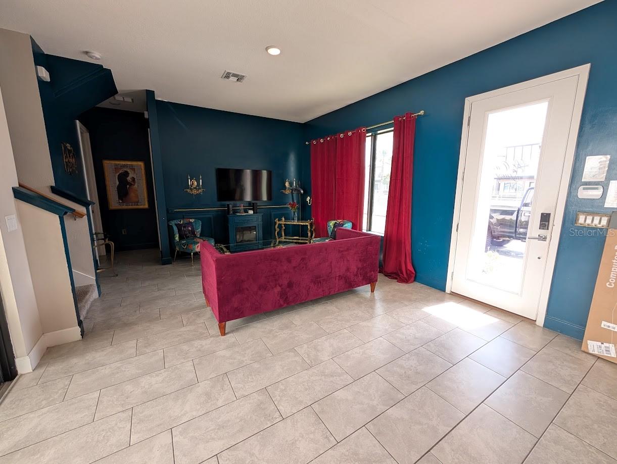 VILLA DOMANI - Residential Lease