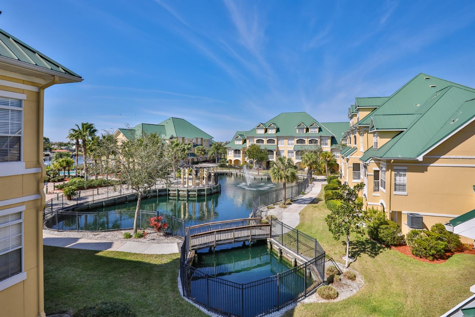 SUNSET BAY TWNHMS - Residential