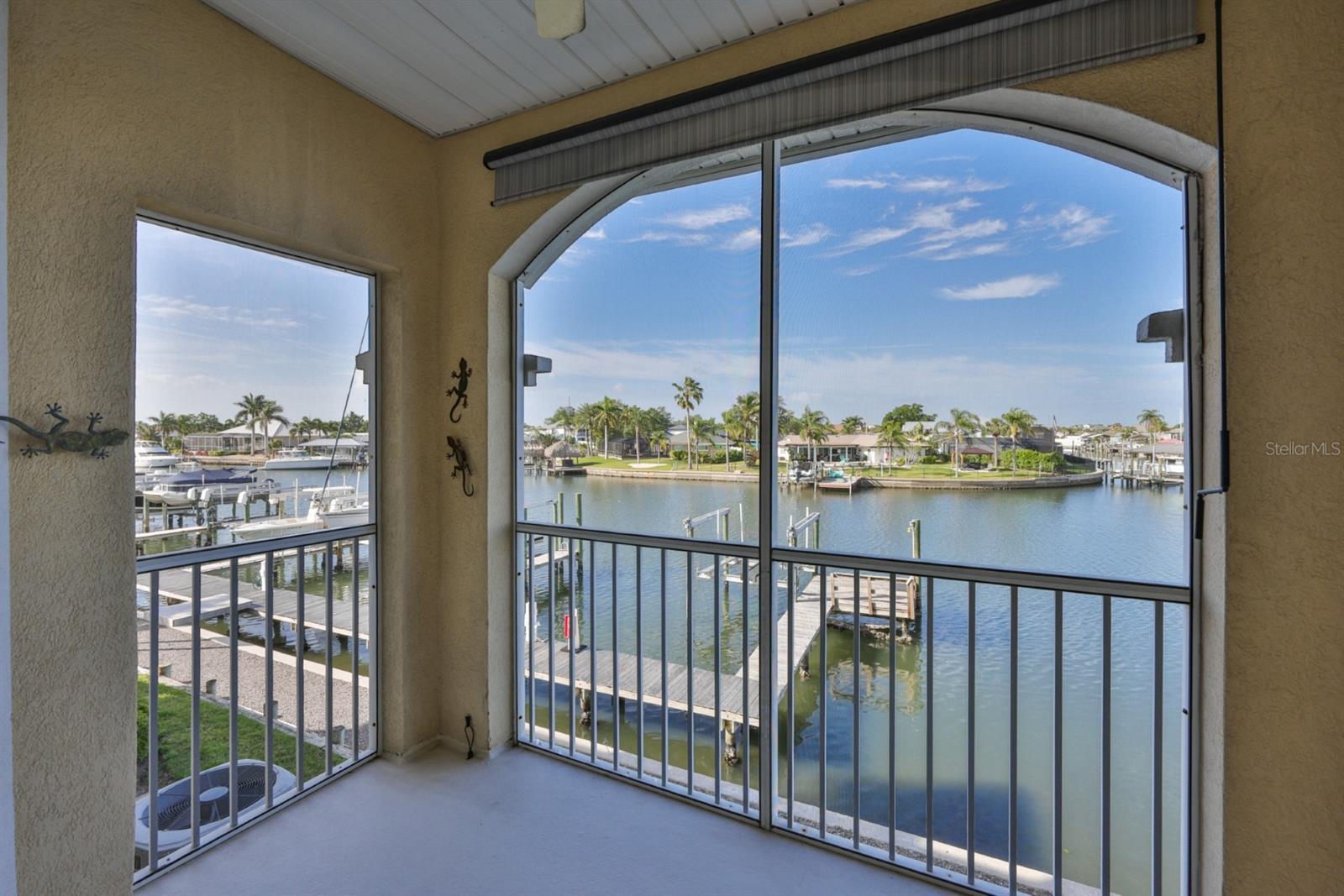 SUNSET BAY TWNHMS - Residential