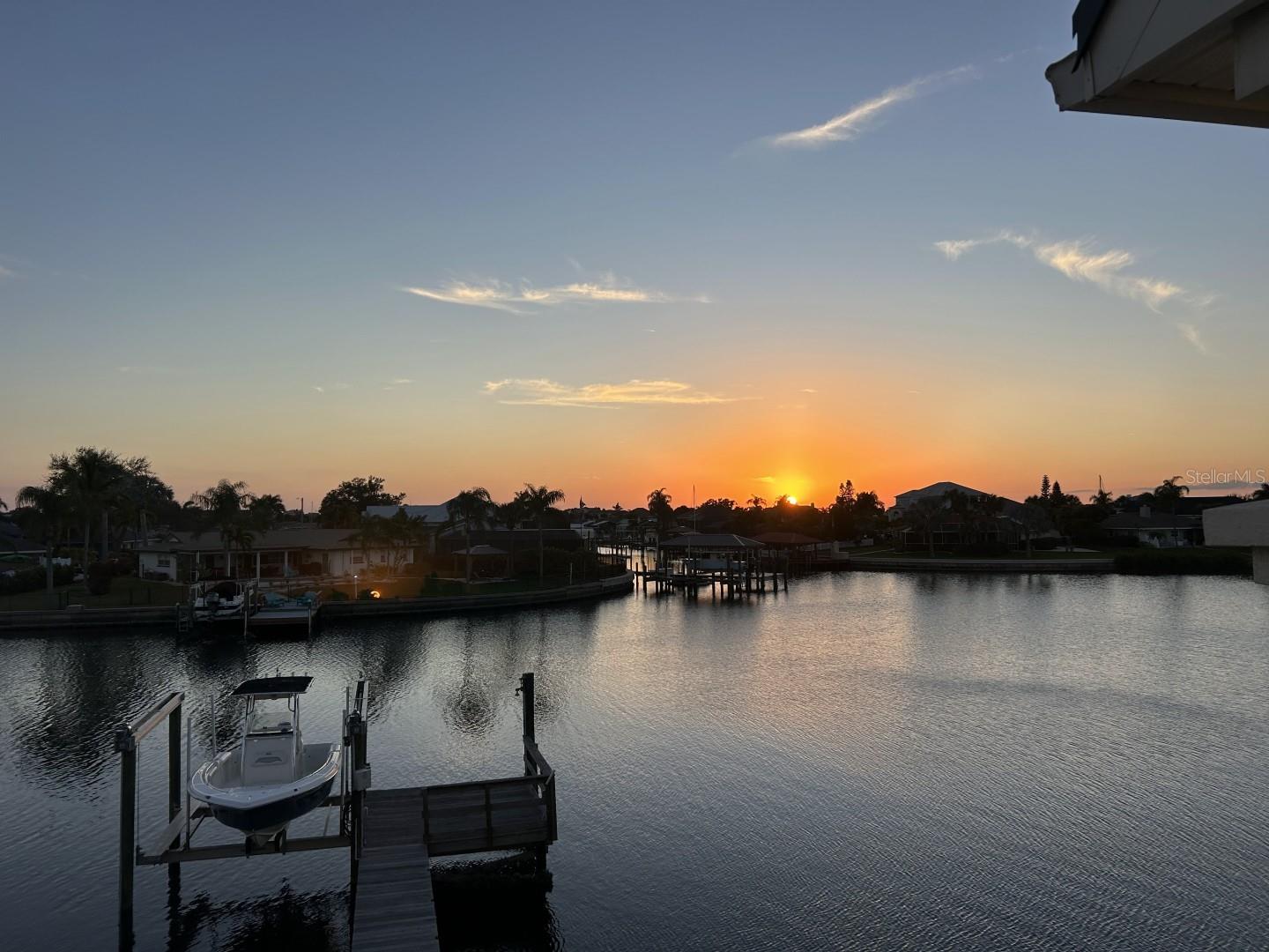 SUNSET BAY TWNHMS - Residential