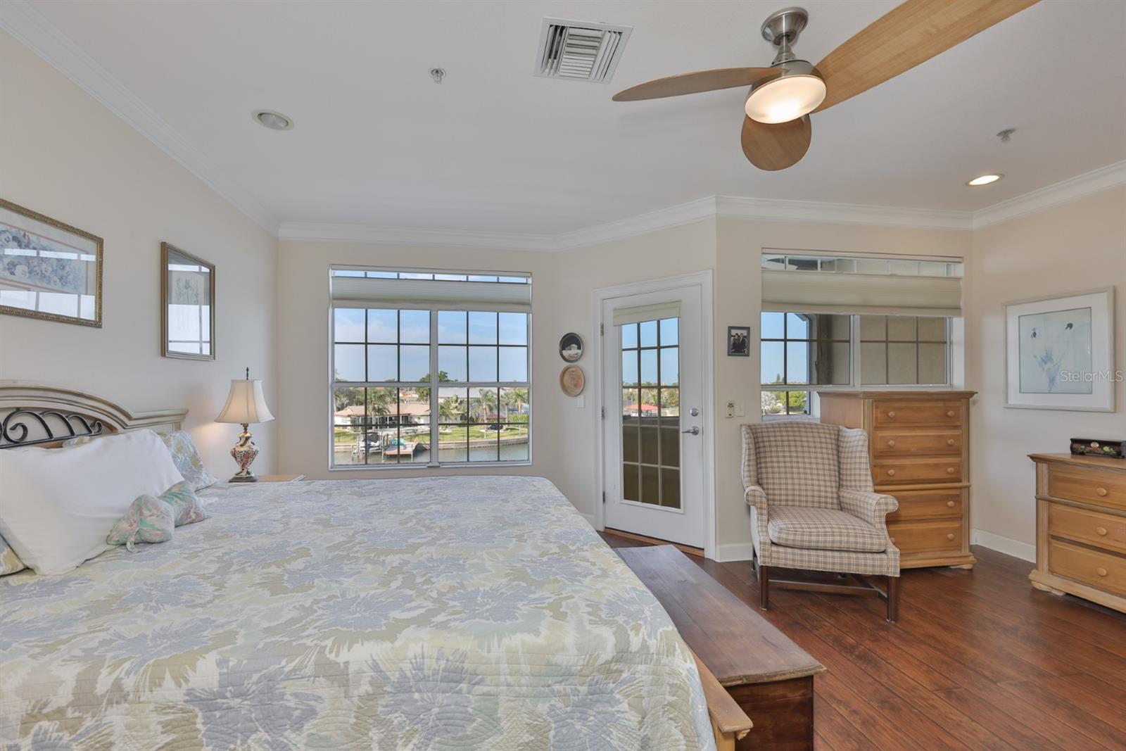SUNSET BAY TWNHMS - Residential