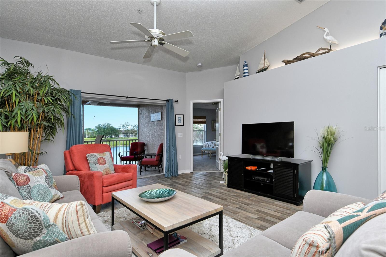 HERITAGE OAKS GOLF & COUNTRY CLUB - Residential