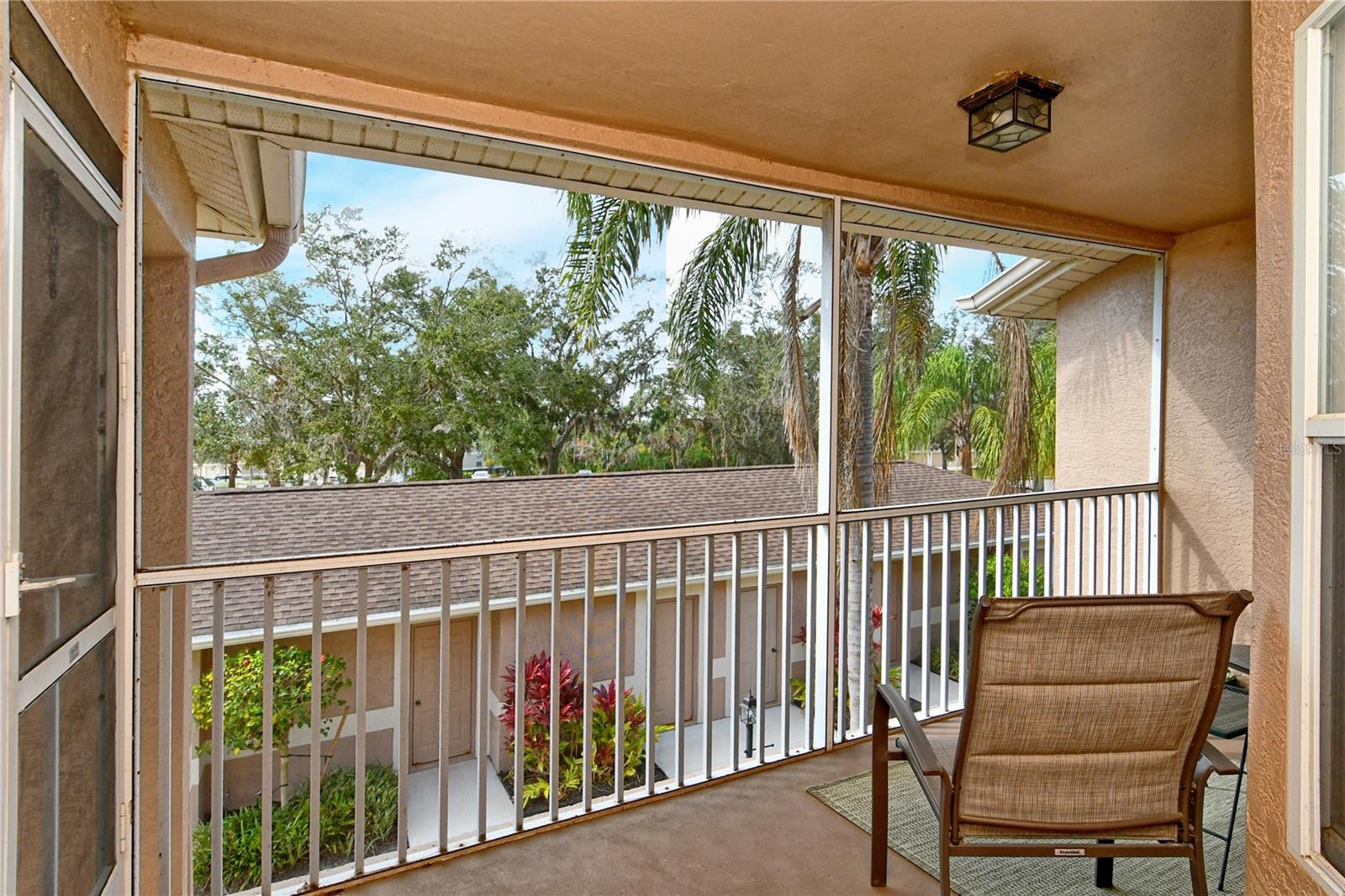 HERITAGE OAKS GOLF & COUNTRY CLUB - Residential