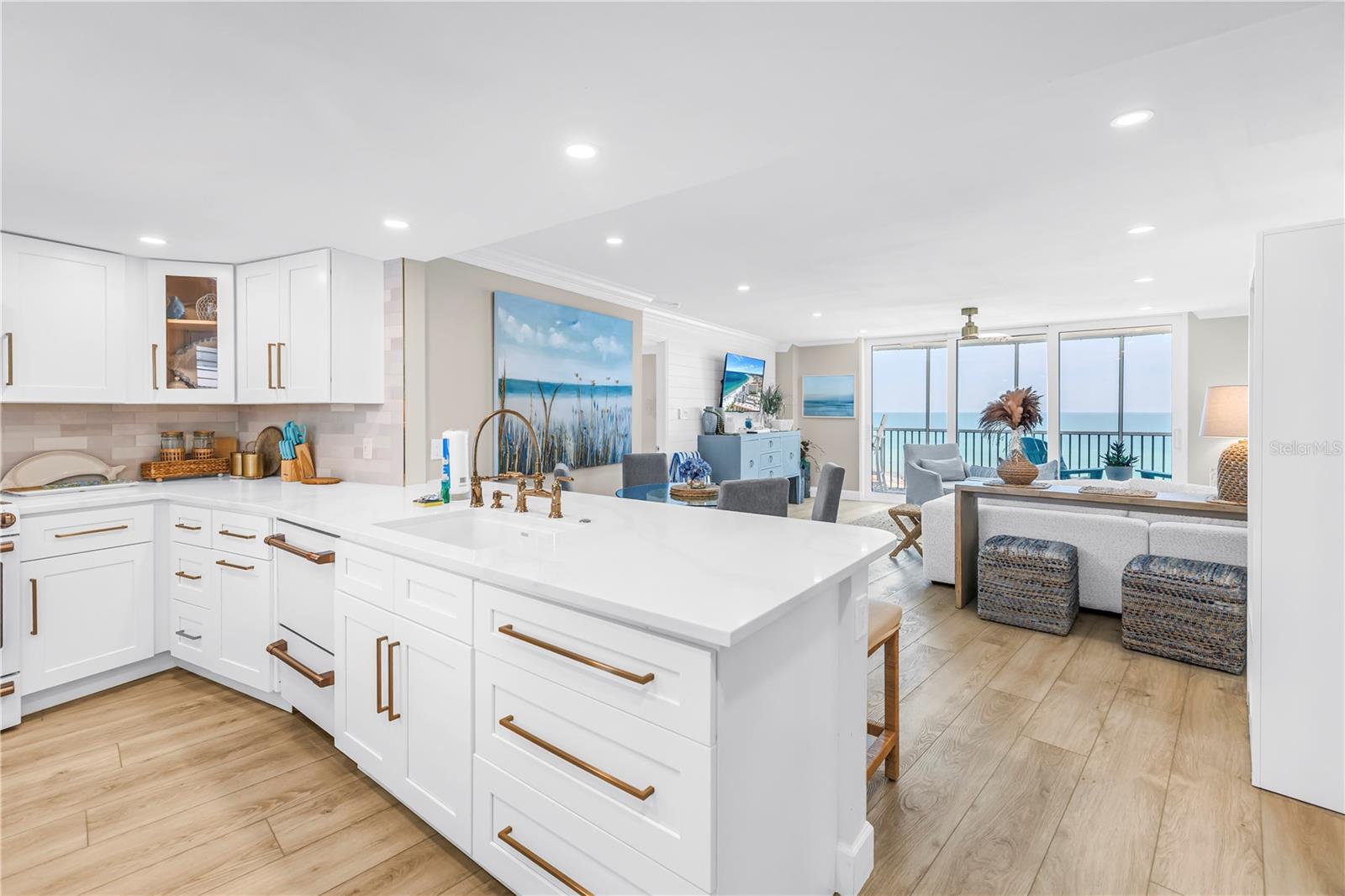 CRYSTAL SANDS 2 - Residential