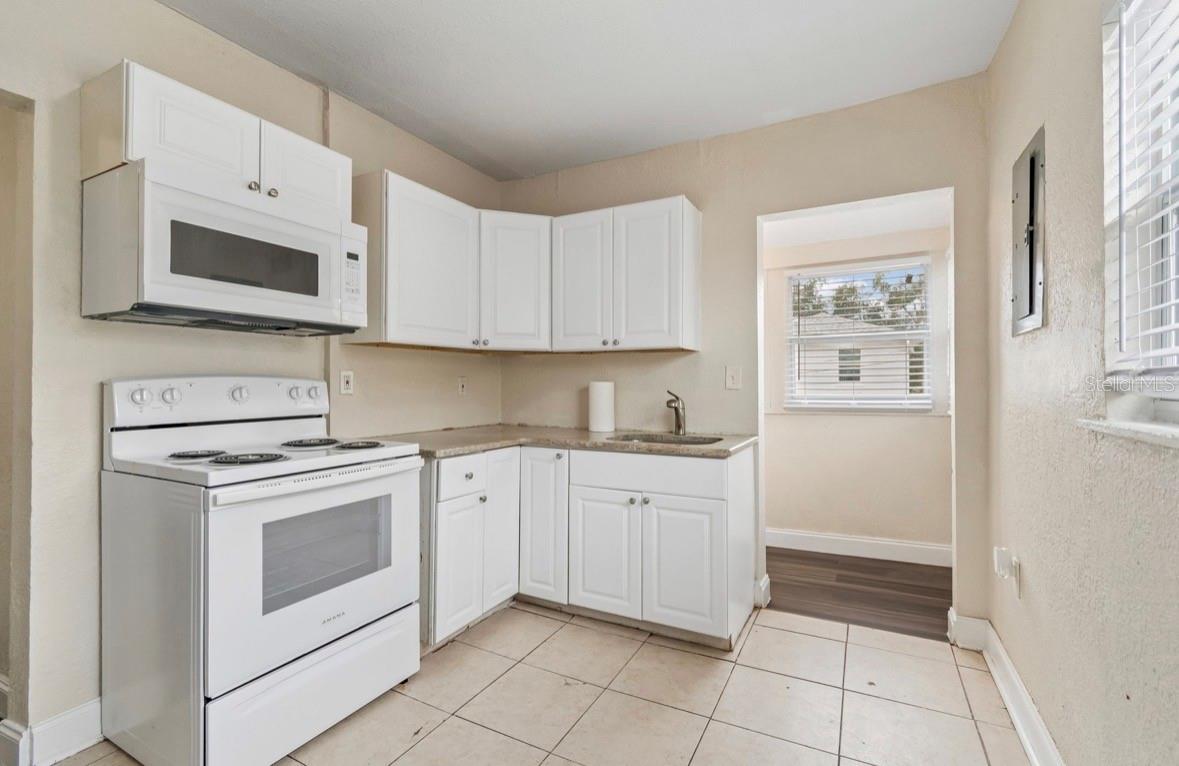 SCHOOLEYS HOMEVILLE - Residential Income