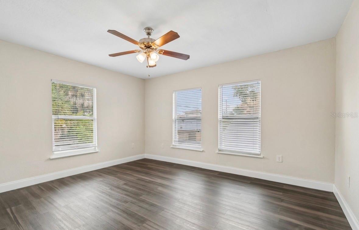SCHOOLEYS HOMEVILLE - Residential Income