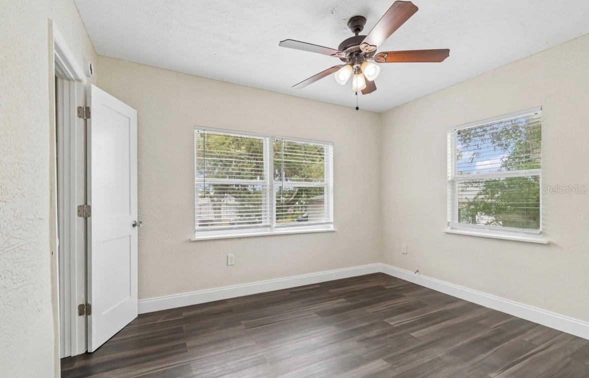 SCHOOLEYS HOMEVILLE - Residential Income