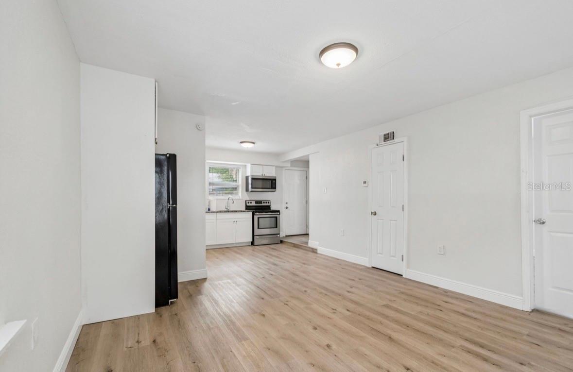 SCHOOLEYS HOMEVILLE - Residential Income