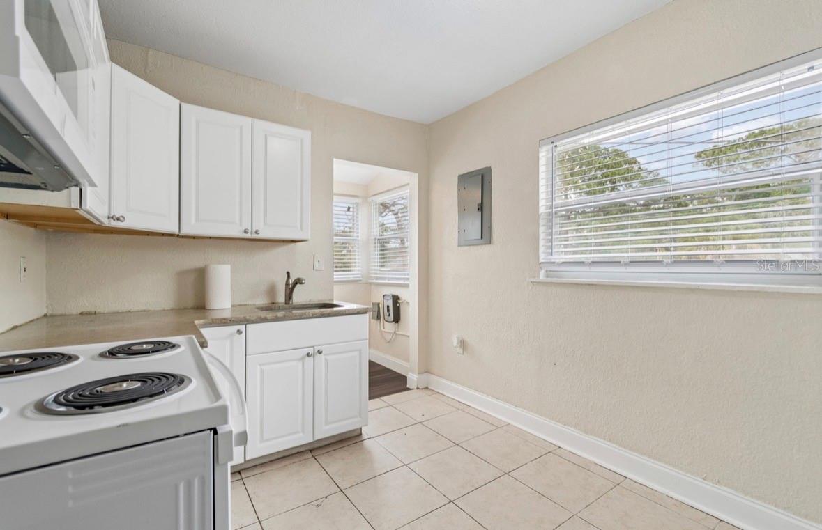 SCHOOLEYS HOMEVILLE - Residential Income