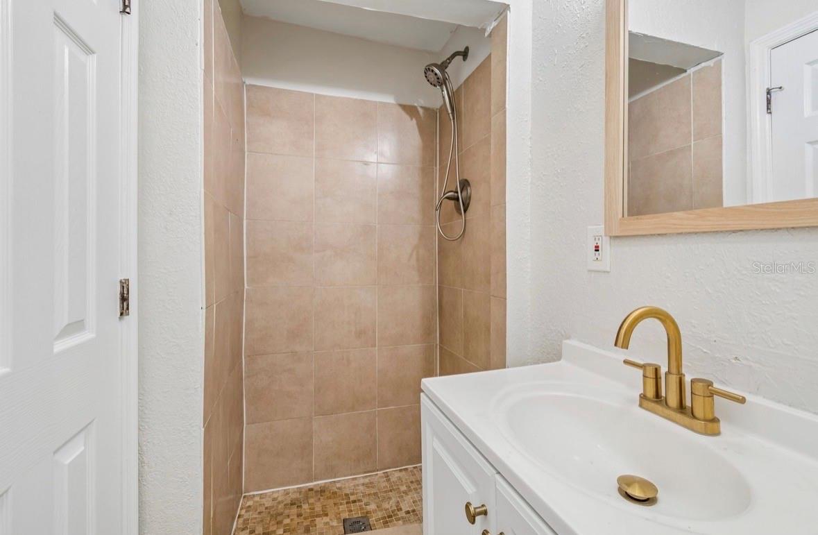 SCHOOLEYS HOMEVILLE - Residential Income
