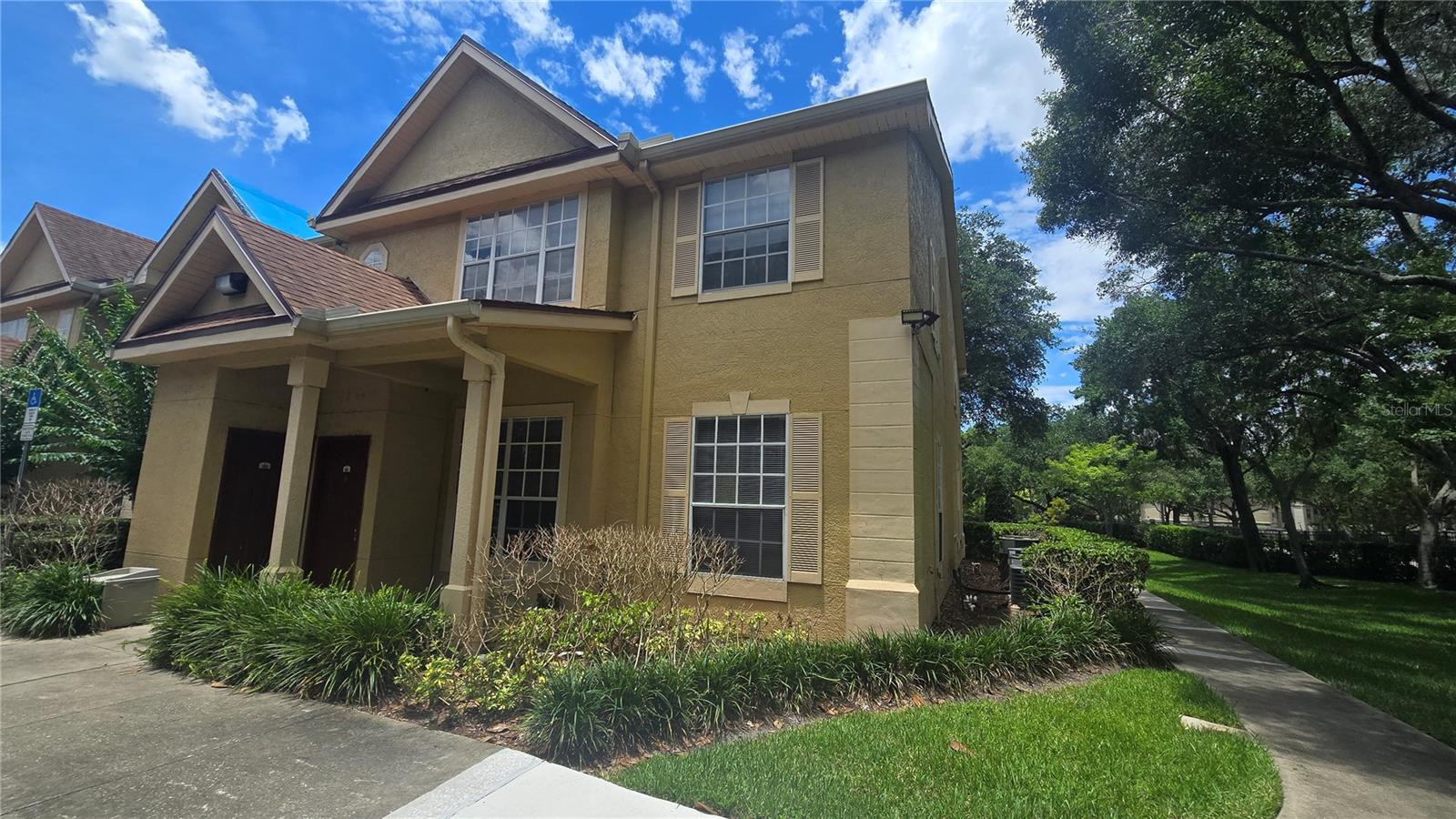CRESCENT PLACE AT LAKE LOTUS CONDO - Residential Lease