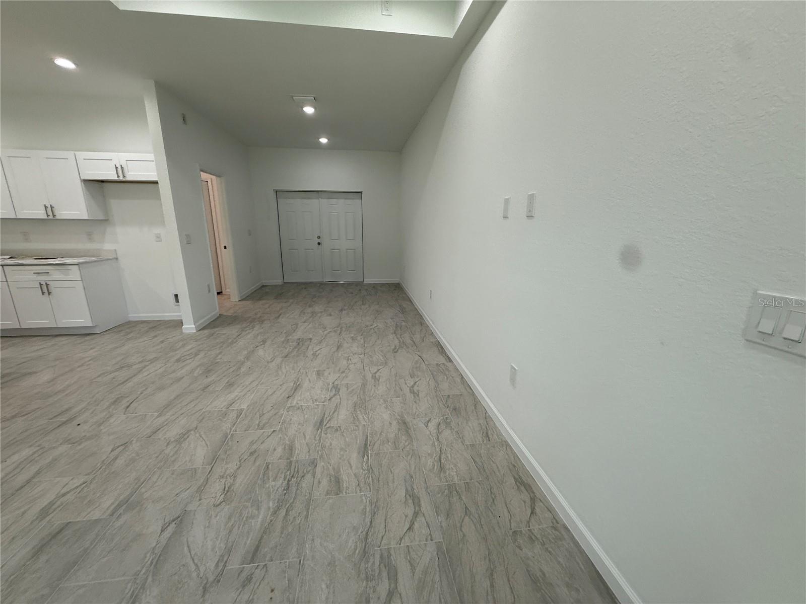 PORT CHARLOTTE SUB 07 - Residential Lease
