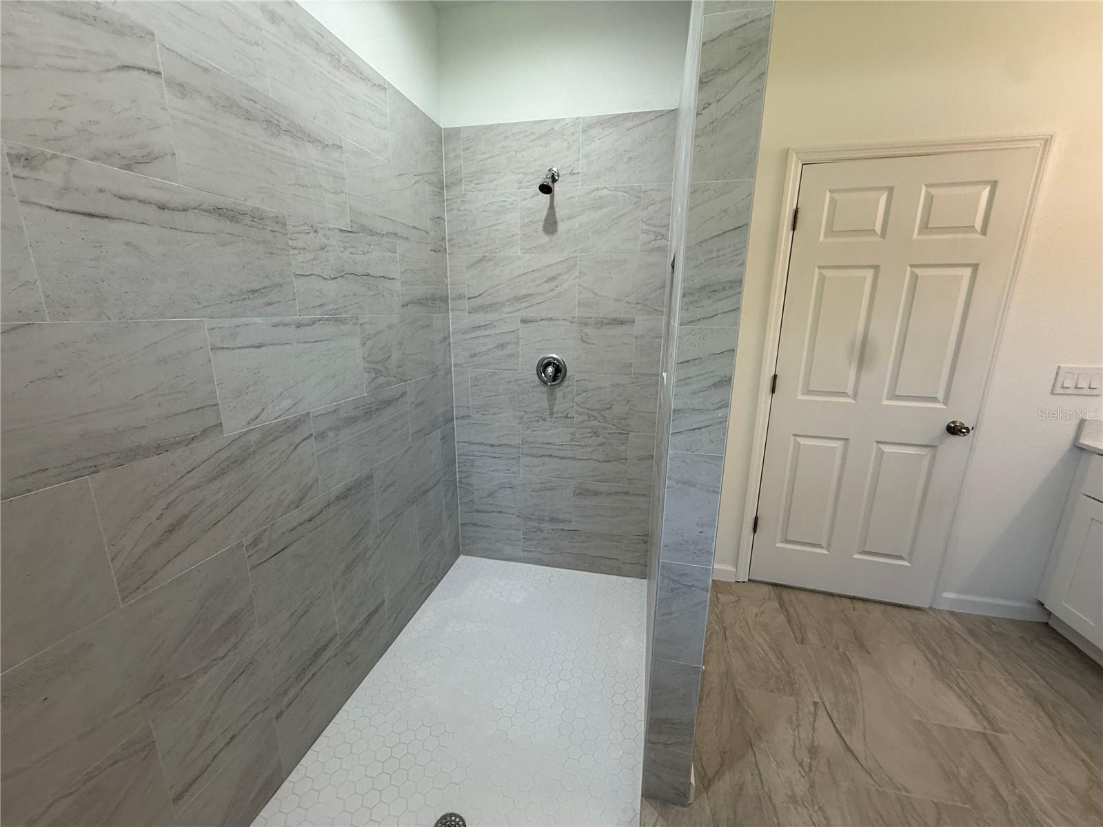 PORT CHARLOTTE SUB 07 - Residential Lease