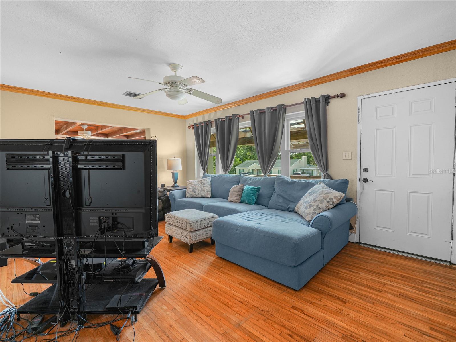 RIDGE MANOR - Residential