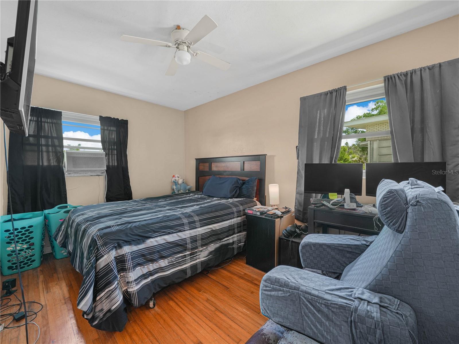 RIDGE MANOR - Residential