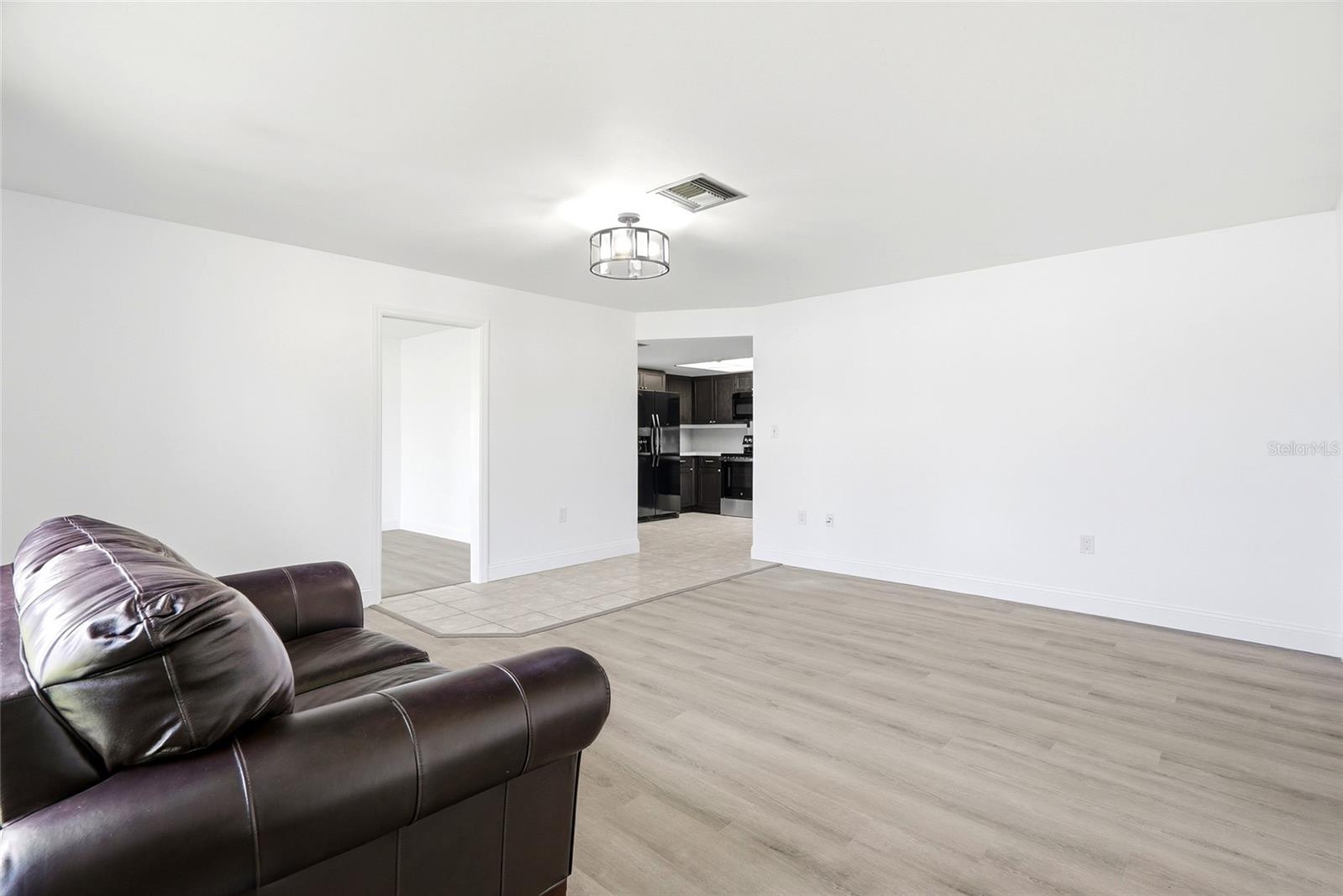 TANGLEWOOD ISLE - Residential
