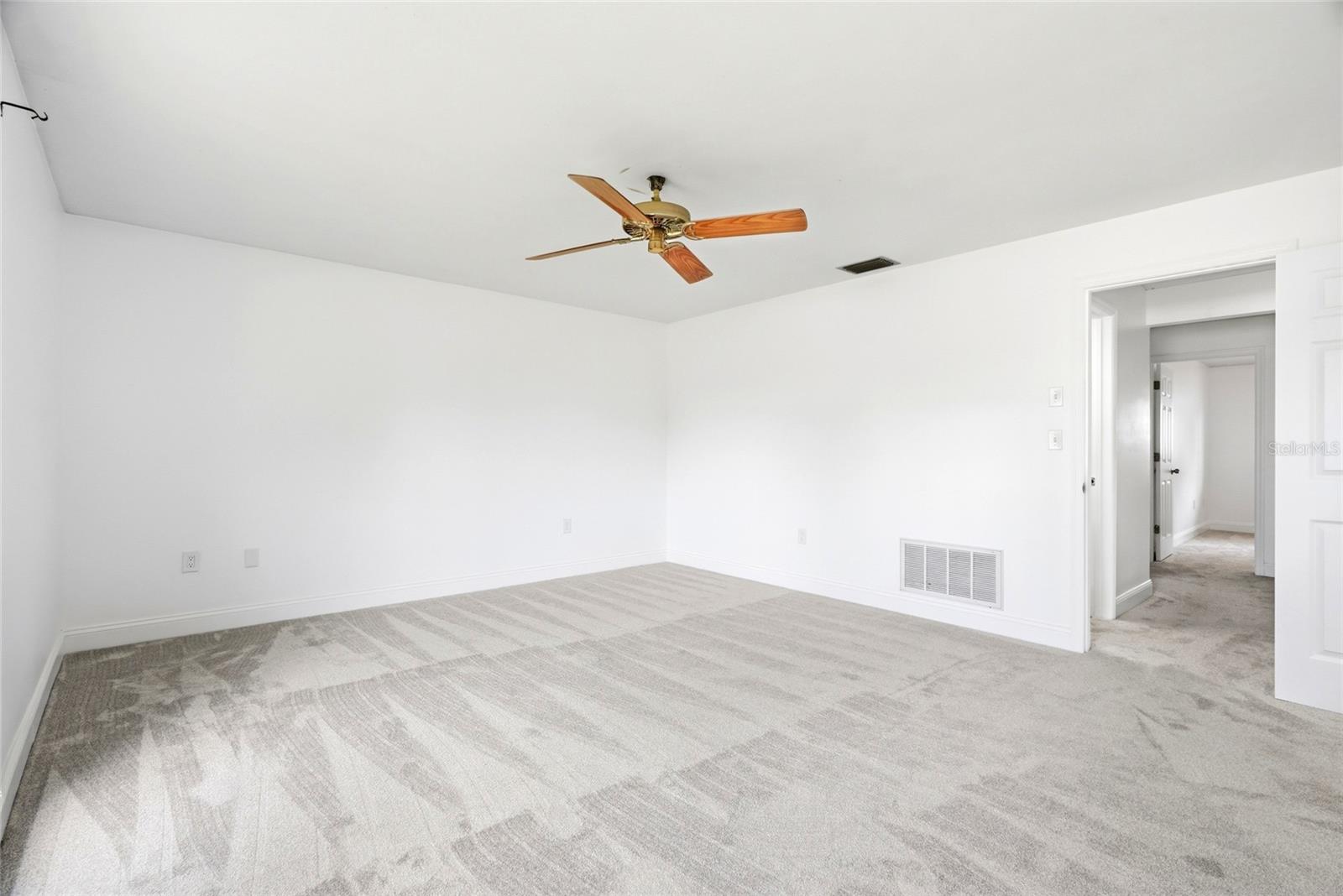 TANGLEWOOD ISLE - Residential