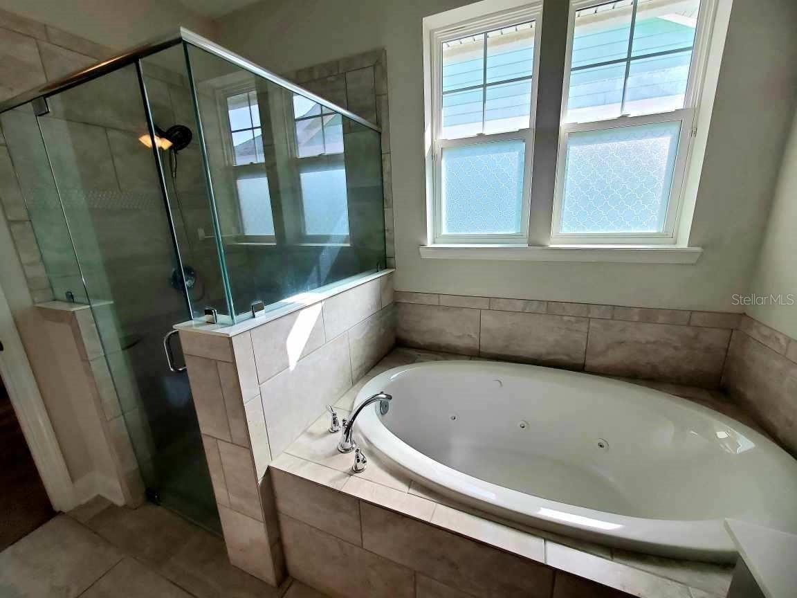 BEACH HAVEN UN 1 - Residential Lease
