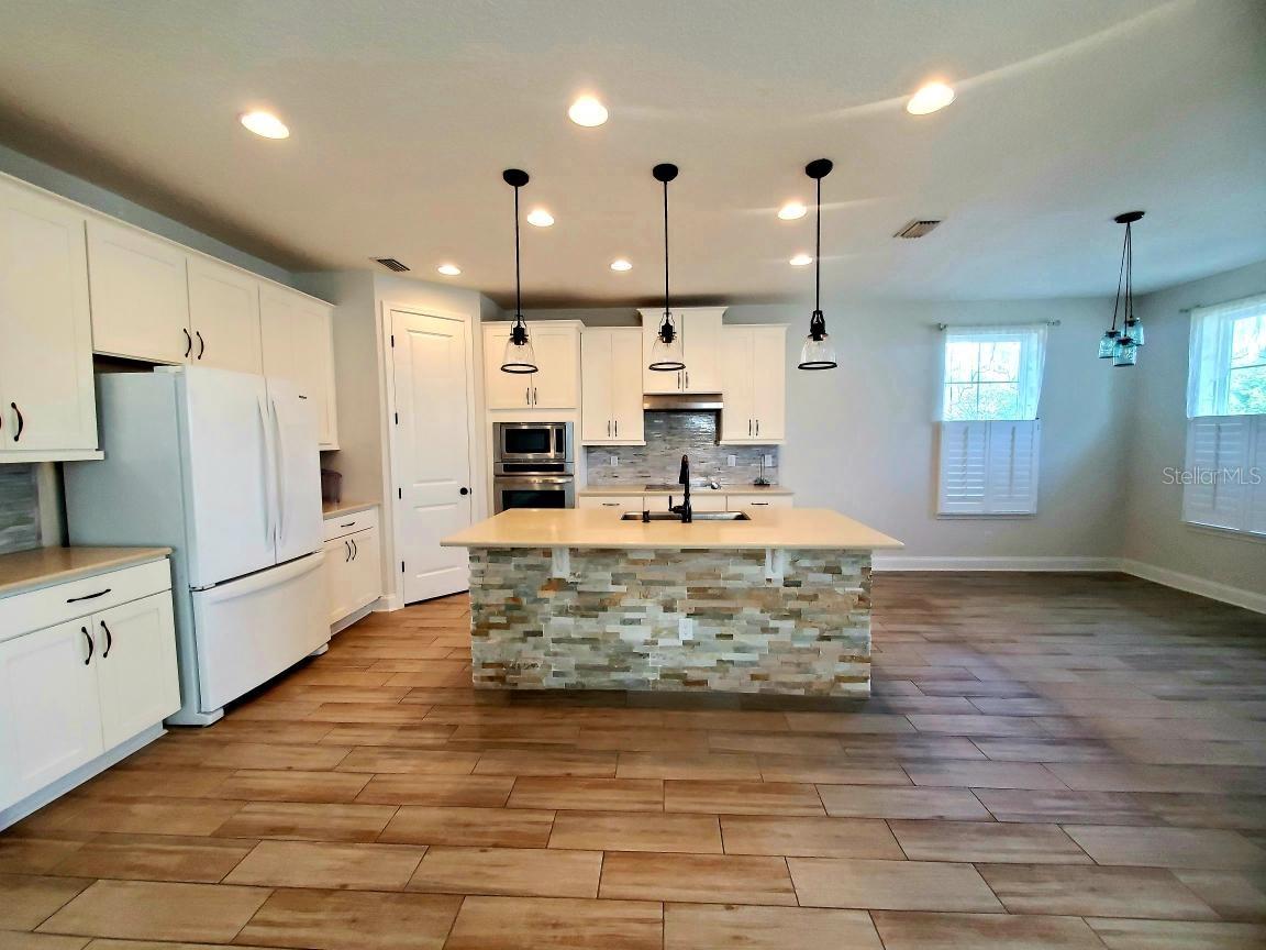 BEACH HAVEN UN 1 - Residential Lease