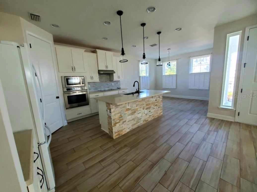 BEACH HAVEN UN 1 - Residential Lease