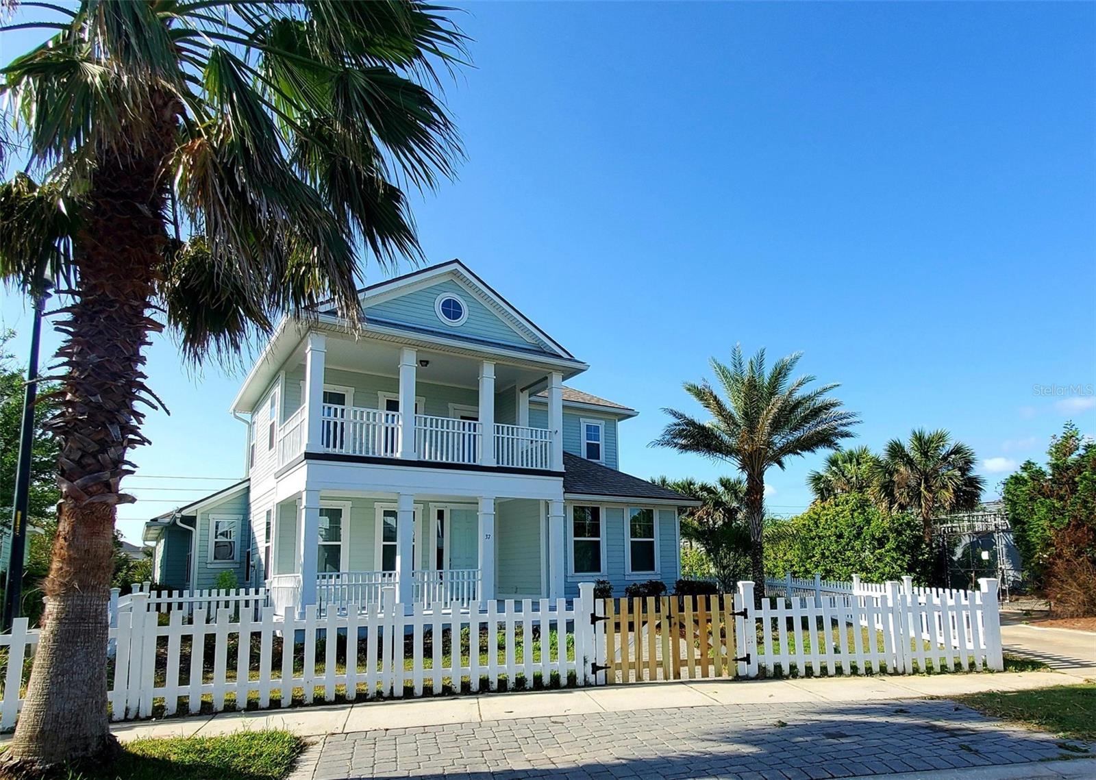 BEACH HAVEN UN 1 - Residential Lease