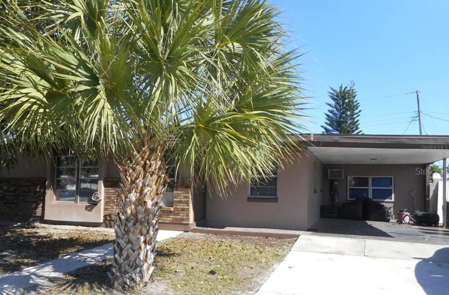 Nice 4 Bedroom 2 bath home in Parkside. Tile throughout ,Good size living room and separate family room, Master with private bath. Set in a centrally located neighborhood, minutes from shopping, restaurants and medical facilities. Property is being sold “as is” 
New roof 2023