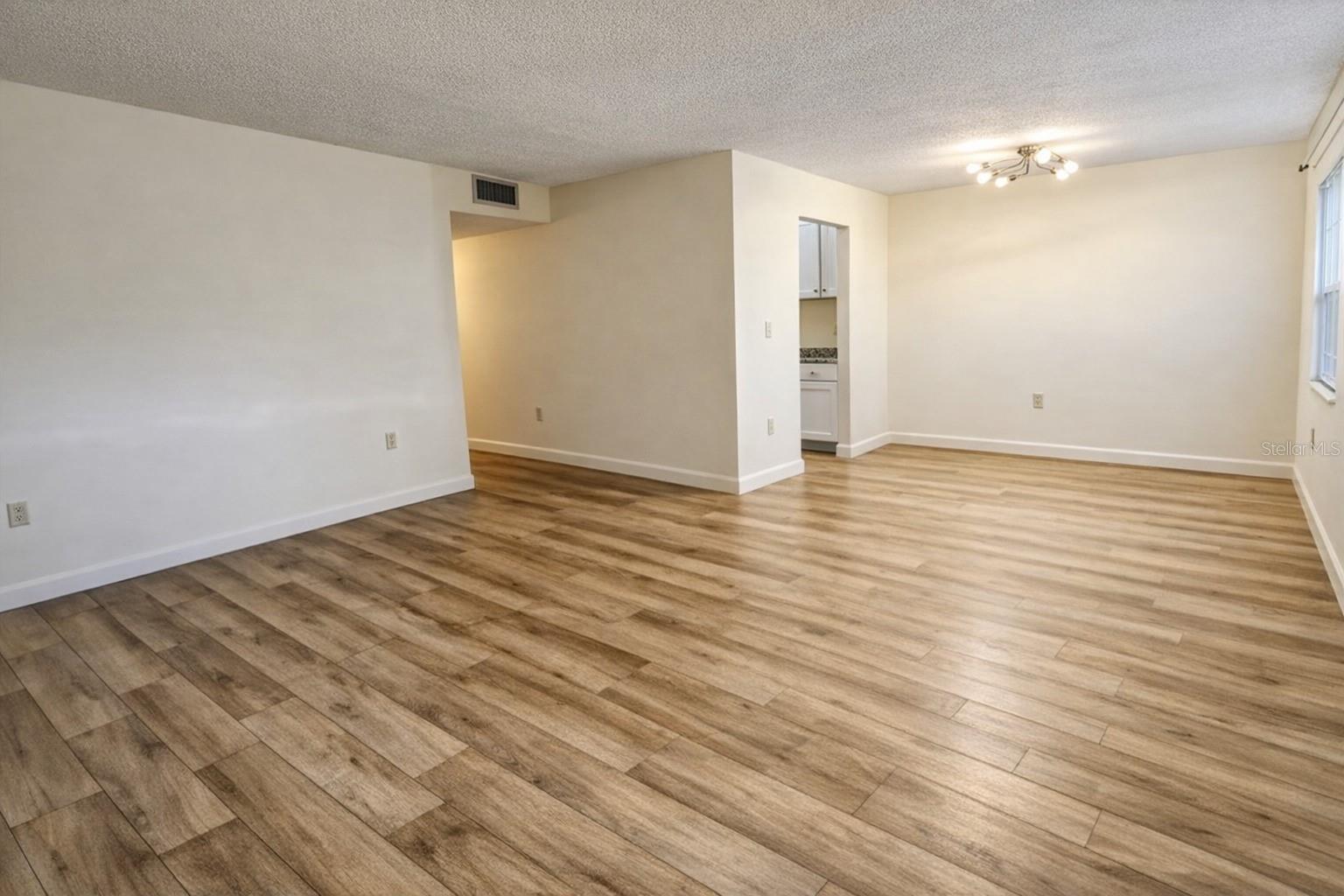 BELLEAIR FOREST - Residential