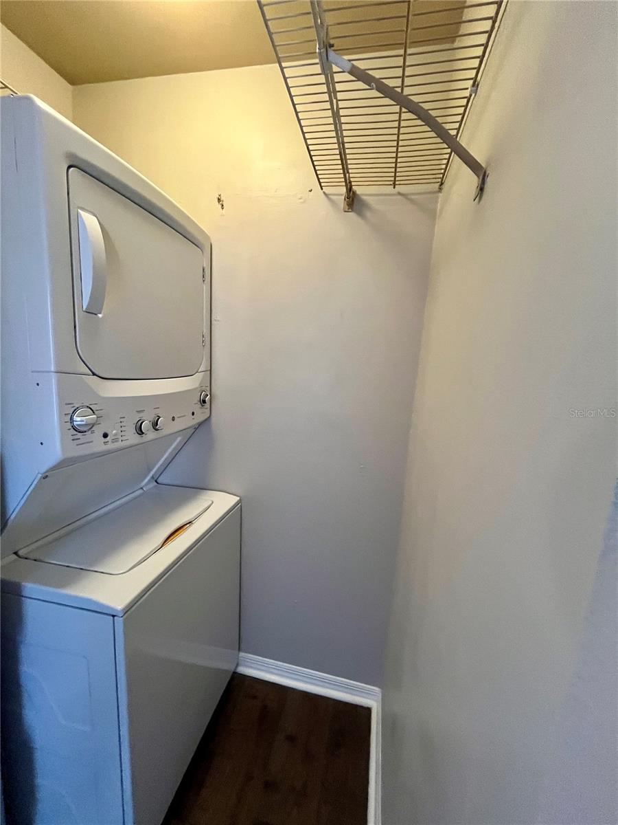 COURIER CITY - Residential Lease