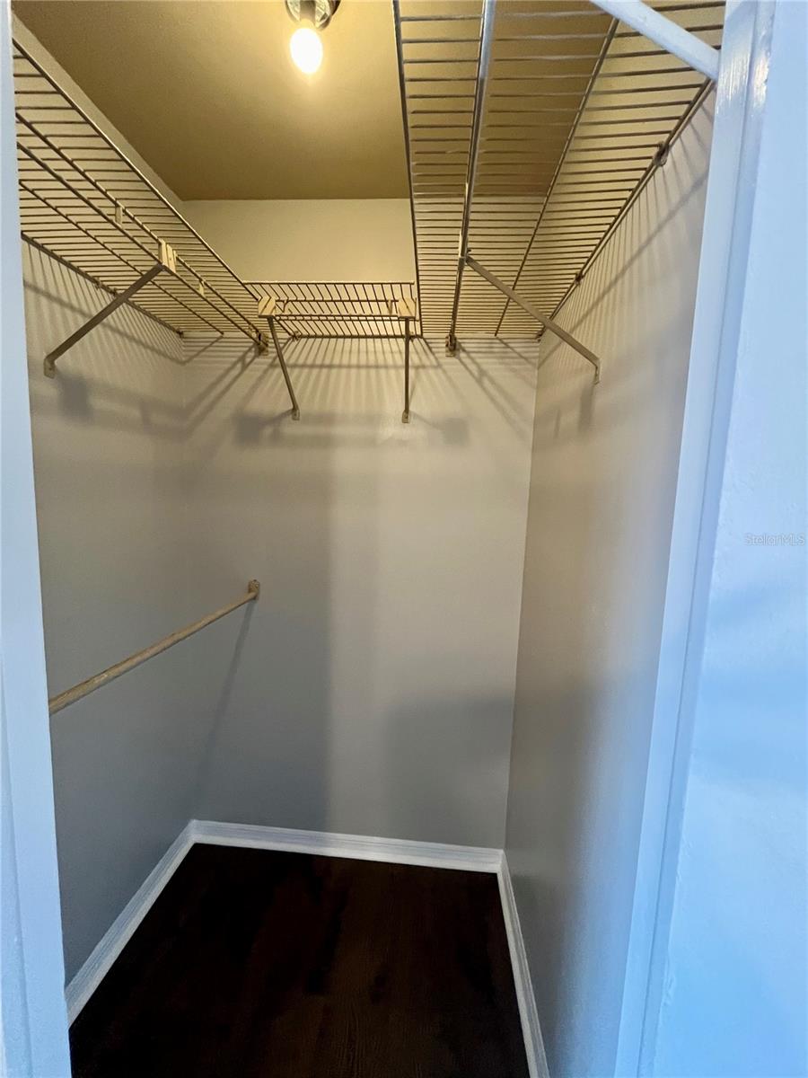 COURIER CITY - Residential Lease