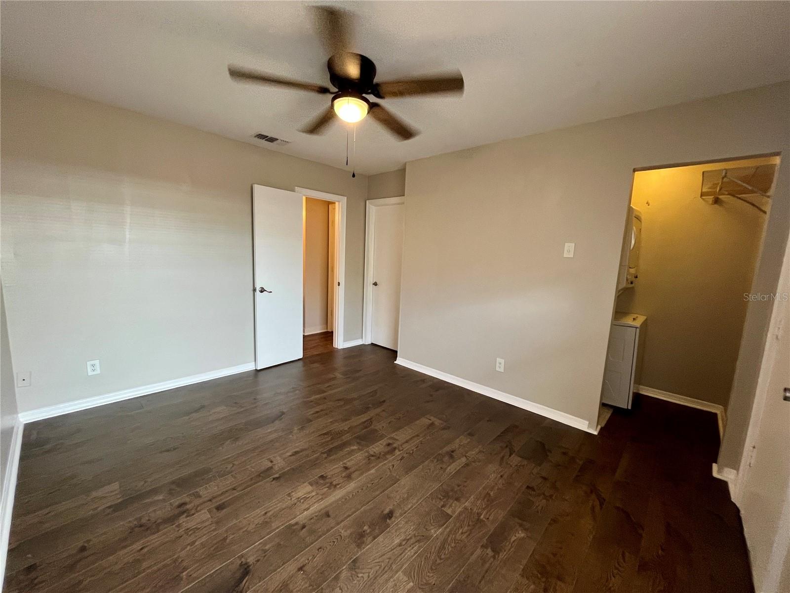 COURIER CITY - Residential Lease