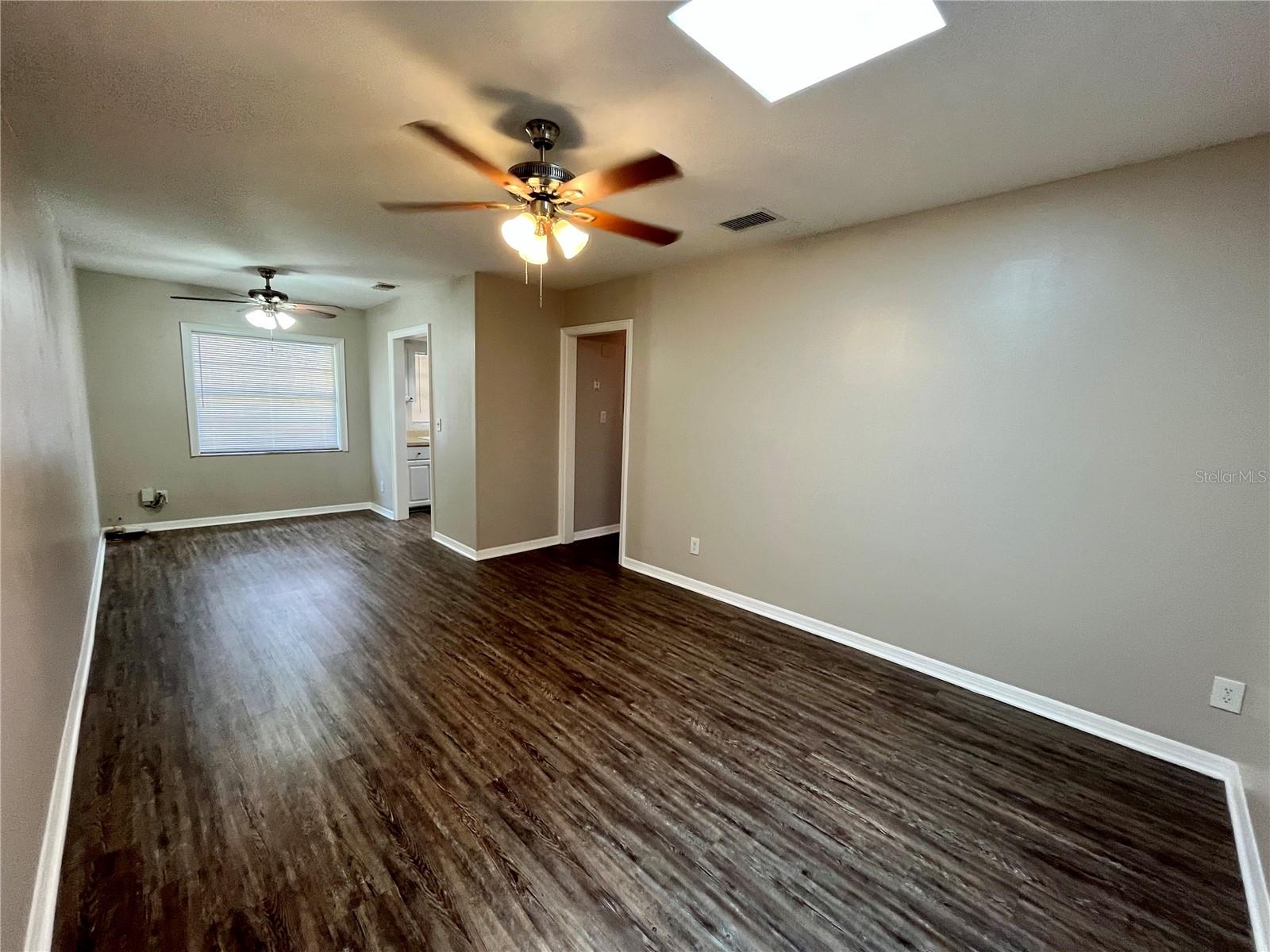 COURIER CITY - Residential Lease