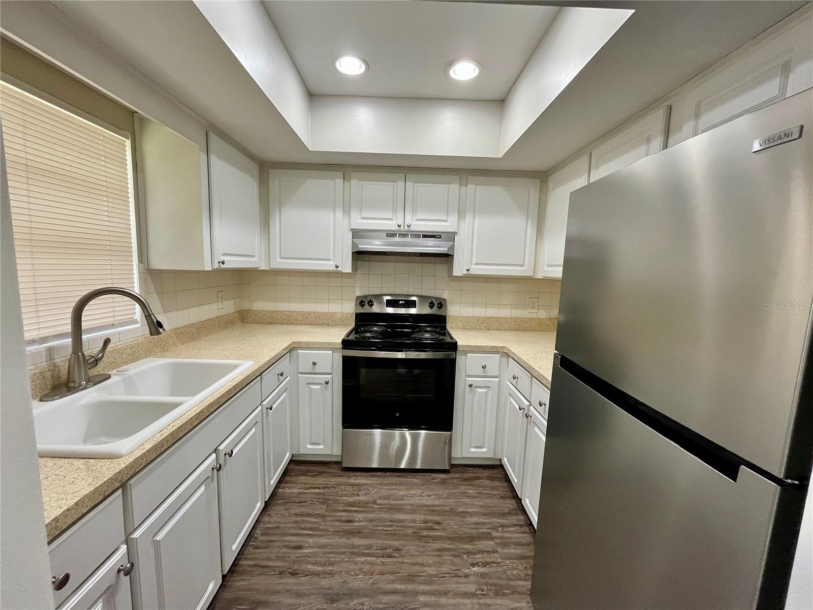 COURIER CITY - Residential Lease