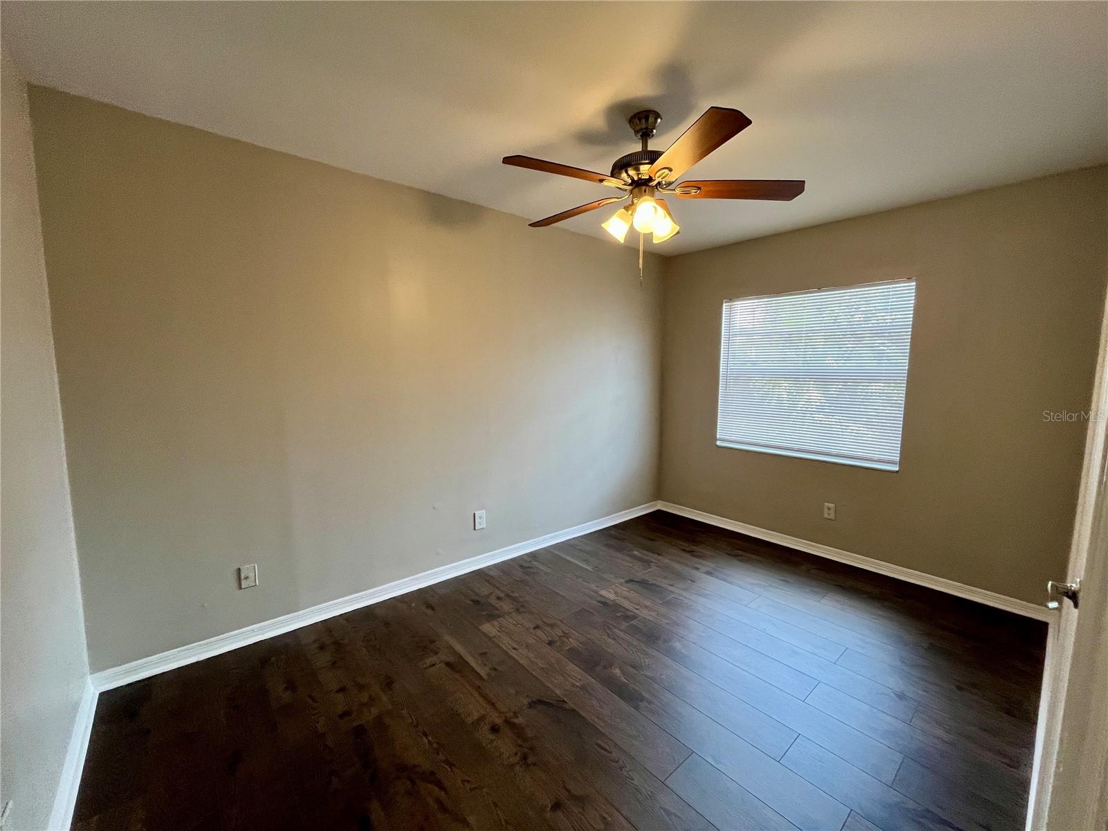 COURIER CITY - Residential Lease