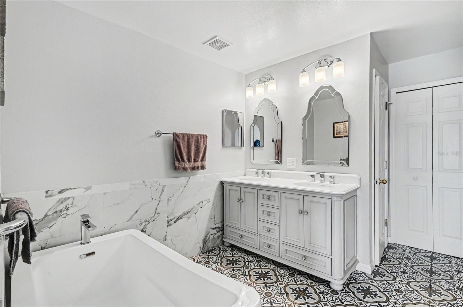 DELTONA - Residential