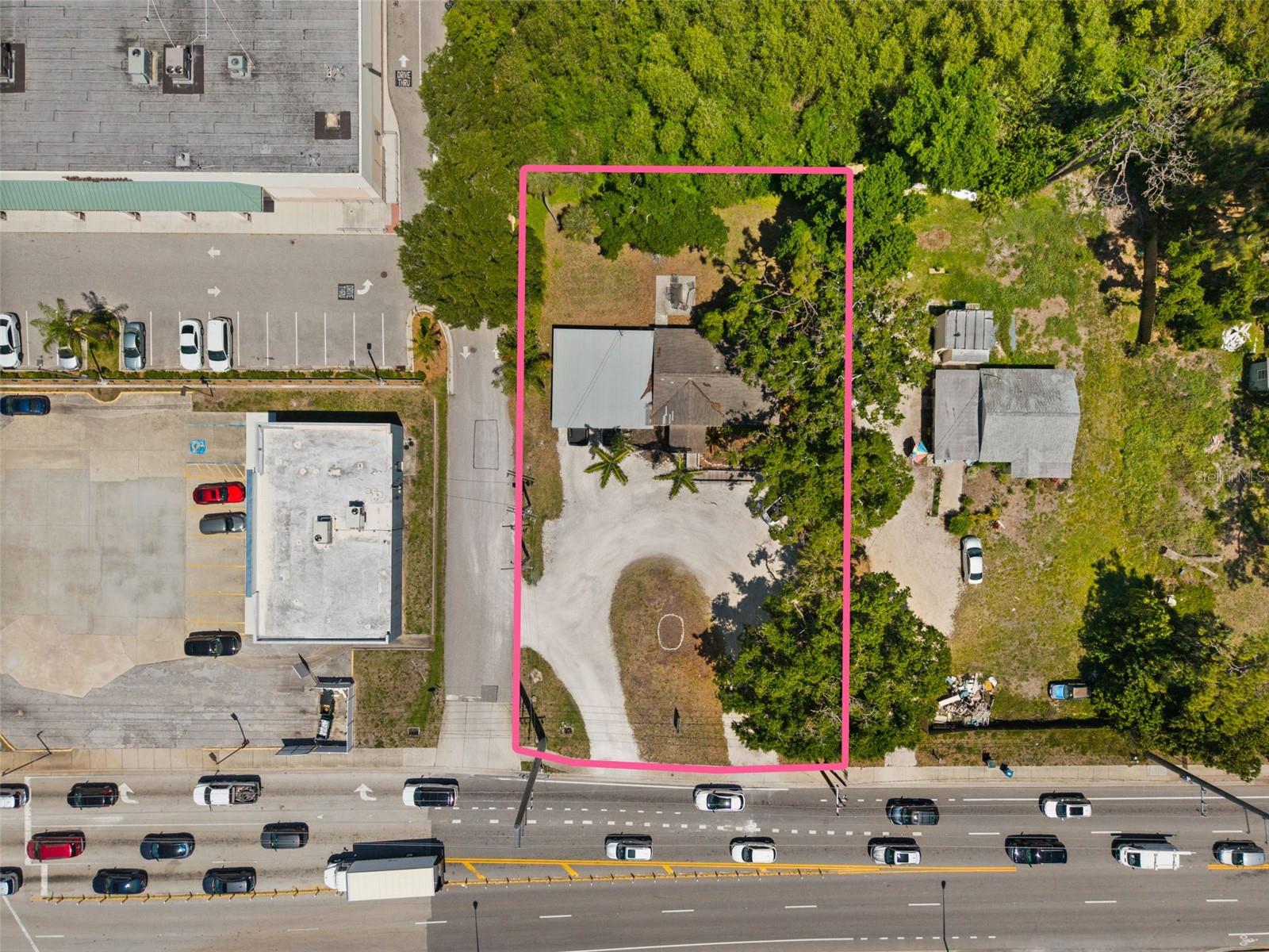 Prime commercial opportunity in a high-visibility corridor! Situated on a generous 16,408 sq. ft. parcel along busy Laurel Road, this property offers exceptional exposure with steady daily traffic—ideal for businesses seeking maximum visibility and accessibility. Zoned OPI (Office, Professional Institutional), the site provides flexibility for a variety of professional or institutional uses in a rapidly growing area of Nokomis.
This is a true land-value offering. Clear the site and take advantage of the location to build new and tailor the property to your specific needs. With strong frontage, easy access and close proximity to major roadways, this parcel presents an outstanding redevelopment opportunity.
Whether you're an investor, developer or owner-user, this is your chance to secure a highly visible site in a desirable Sarasota County location.