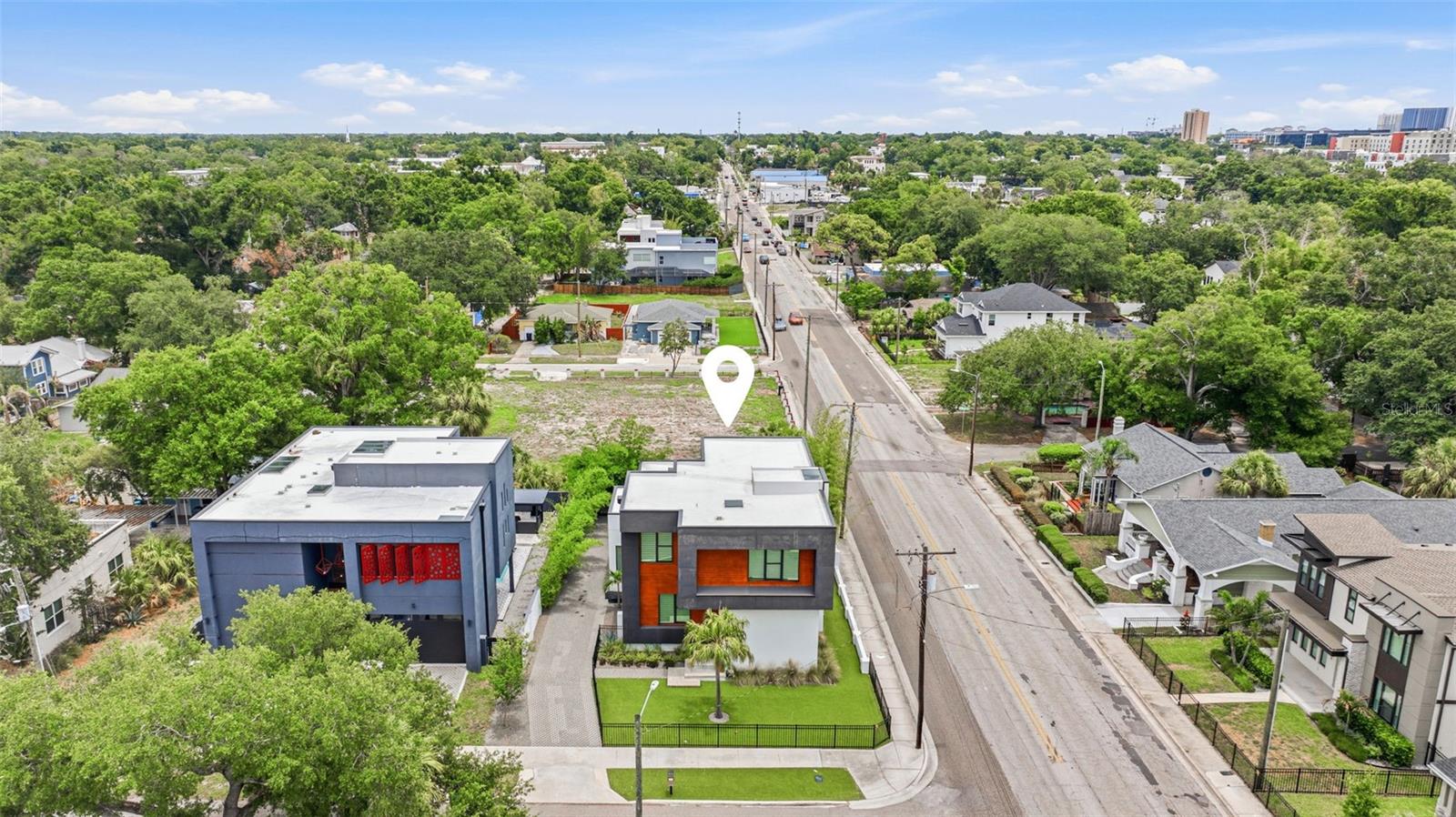 SUBURB ROYAL - Residential